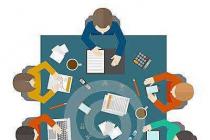 为他人促成业务索要服务费，因不符合约定法院不予支持