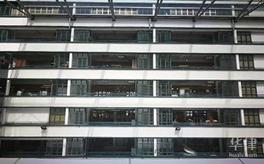 材料商要求客户拿房产证抵押货物 材料商要求客户拿房产证抵押货物